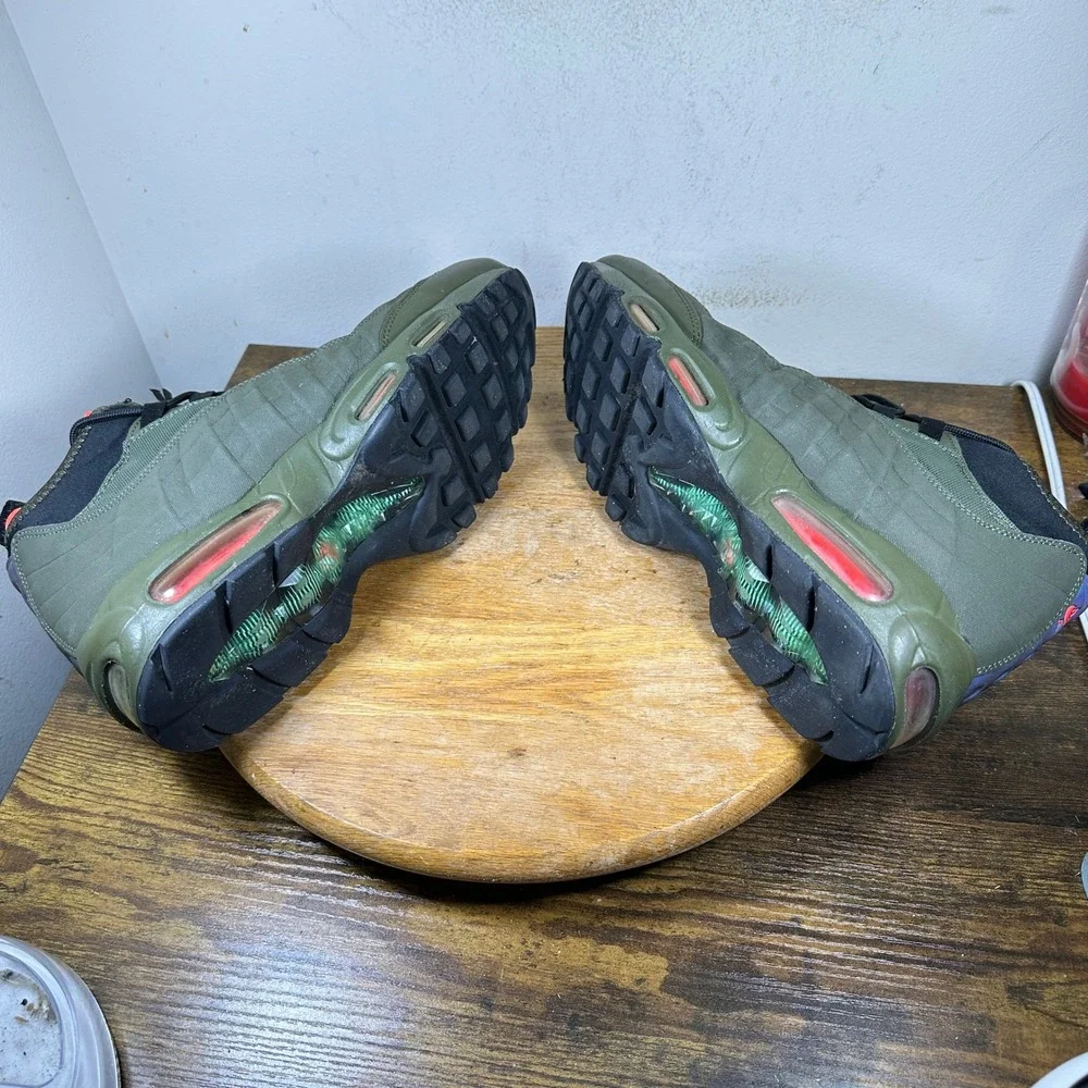 Nike Air Max 95 Sneakerboot Mens 10 Dark Loden Green Crimson 806809-300